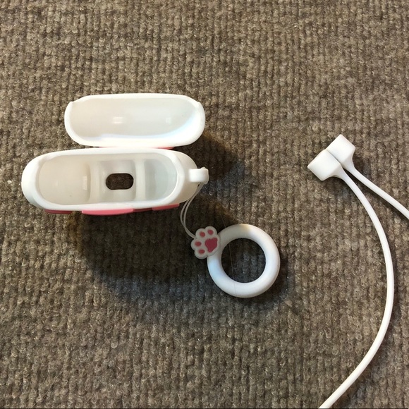 AirPod Pro Animal Paw Case - Picture 6 of 7